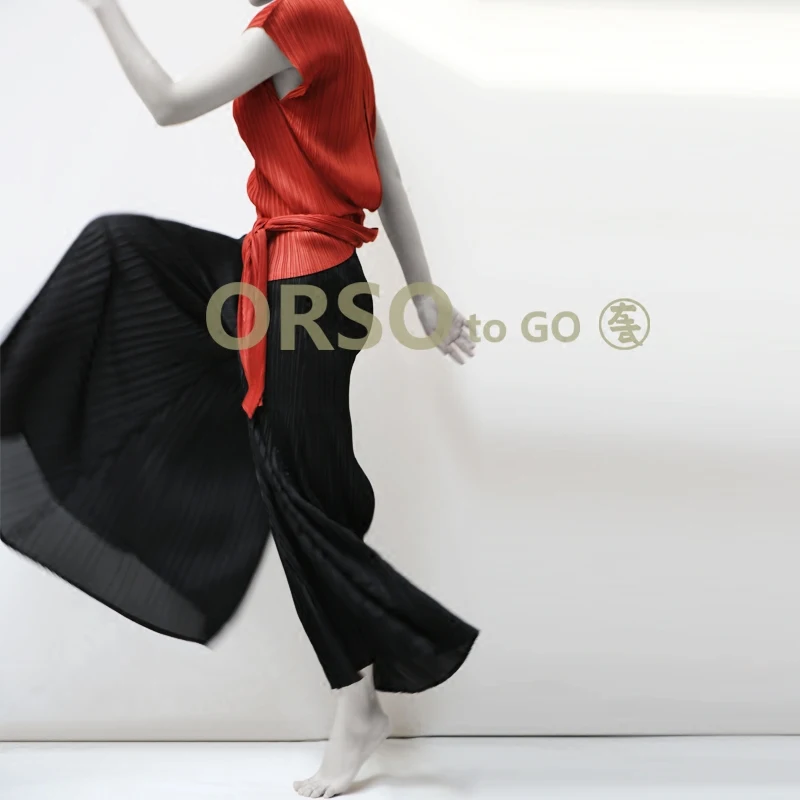 Женская плиссированная футболка Changpleat Однотонная с коротким рукавом и стоячим