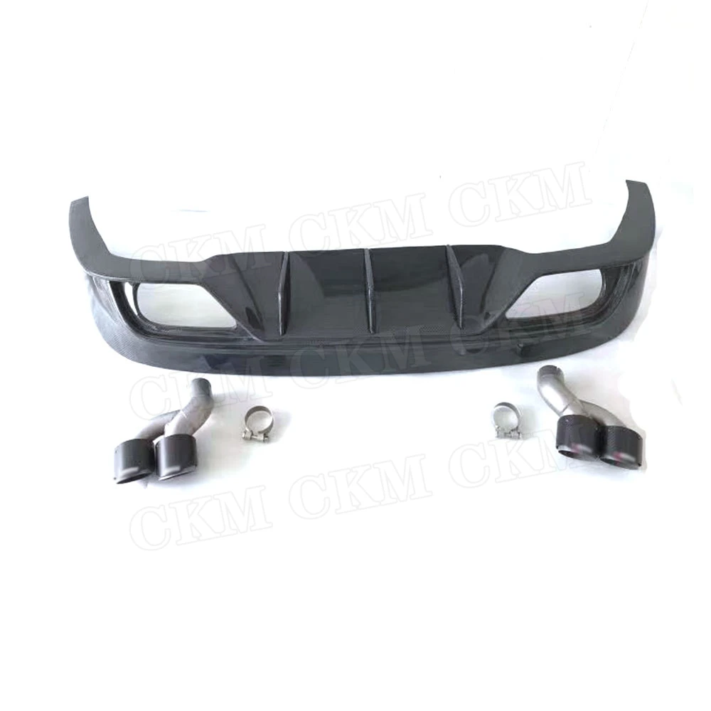 Спойлер для заднего бампера из углеродного волокна с наконечниками глушителя