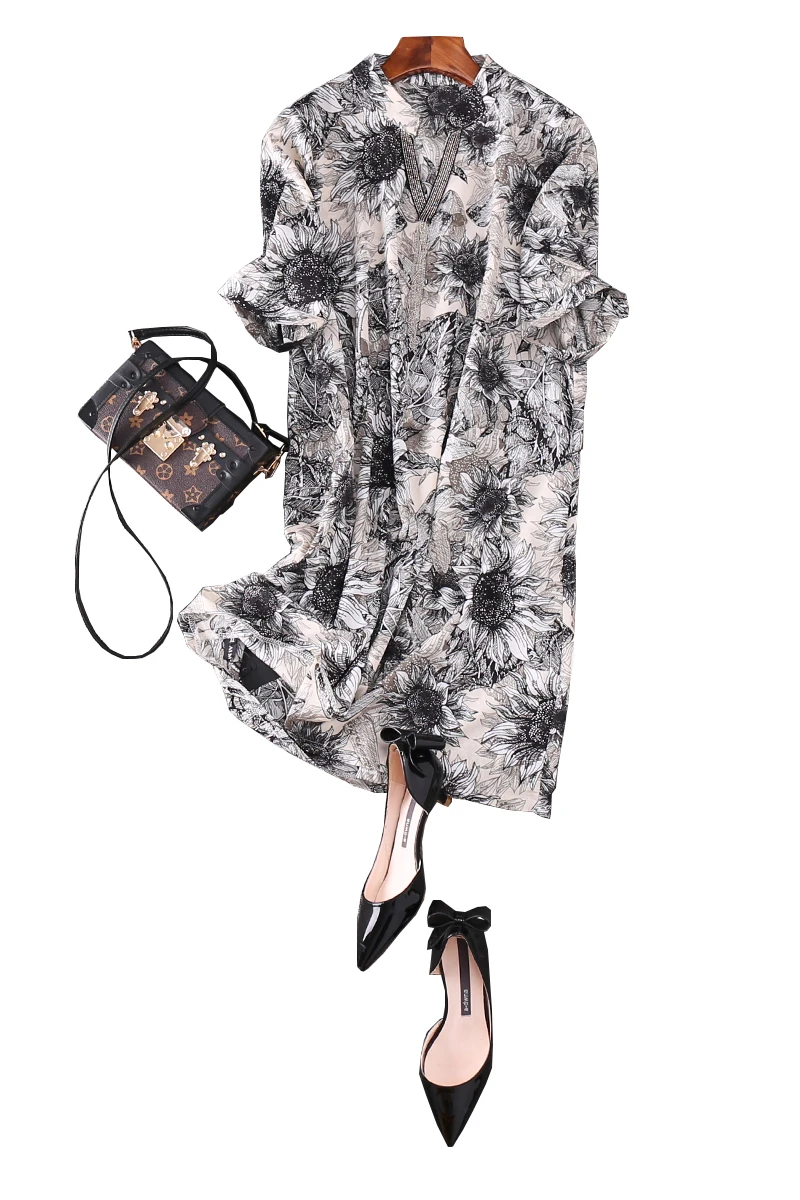 Пляжное платье с коротким рукавом а силуэта принтом и аппликацией до колена