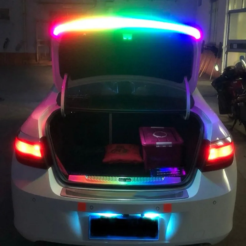 Цветной струящийся светодиодный светильник RGB для багажника автомобиля