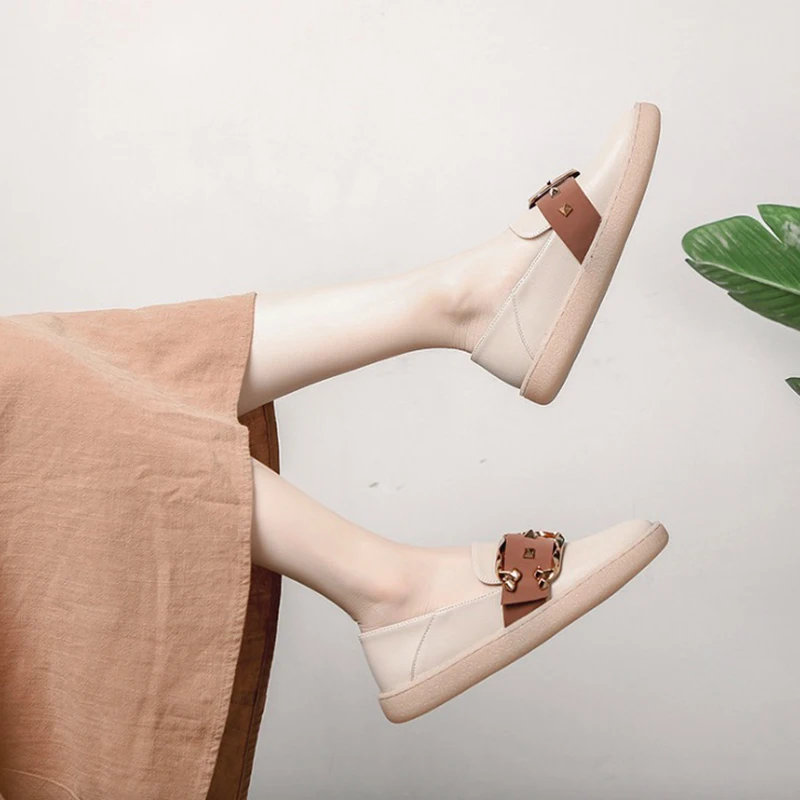 

Women shoes flats 2019 Soft Microfiber Leather platform oxford shoes Fashion Metal buckle rivet Loafers slip on shoes for women