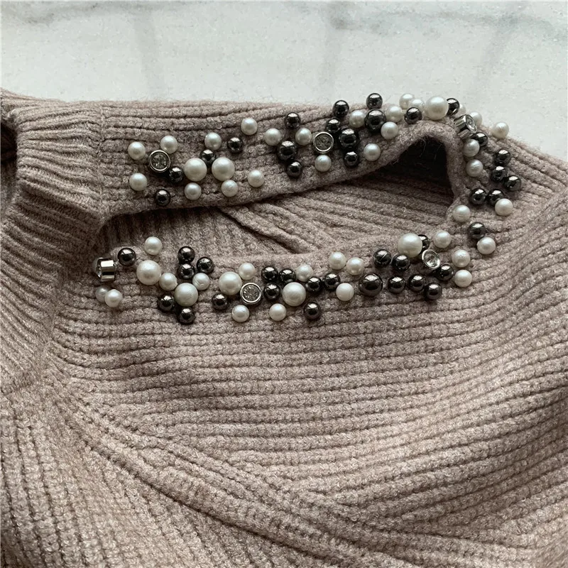 Женский трикотажный костюм до колен ажурная юбка с круглым вырезом и бусинами