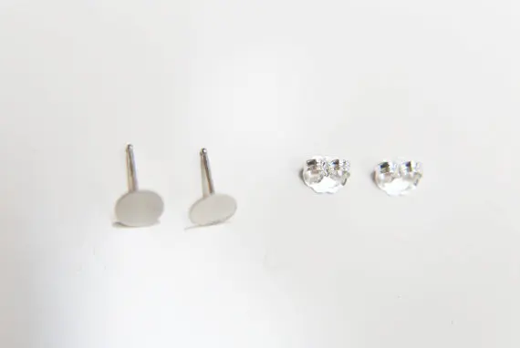 1 пара крошечных круглых сережек Гвоздики С Плоской поверхностью простые