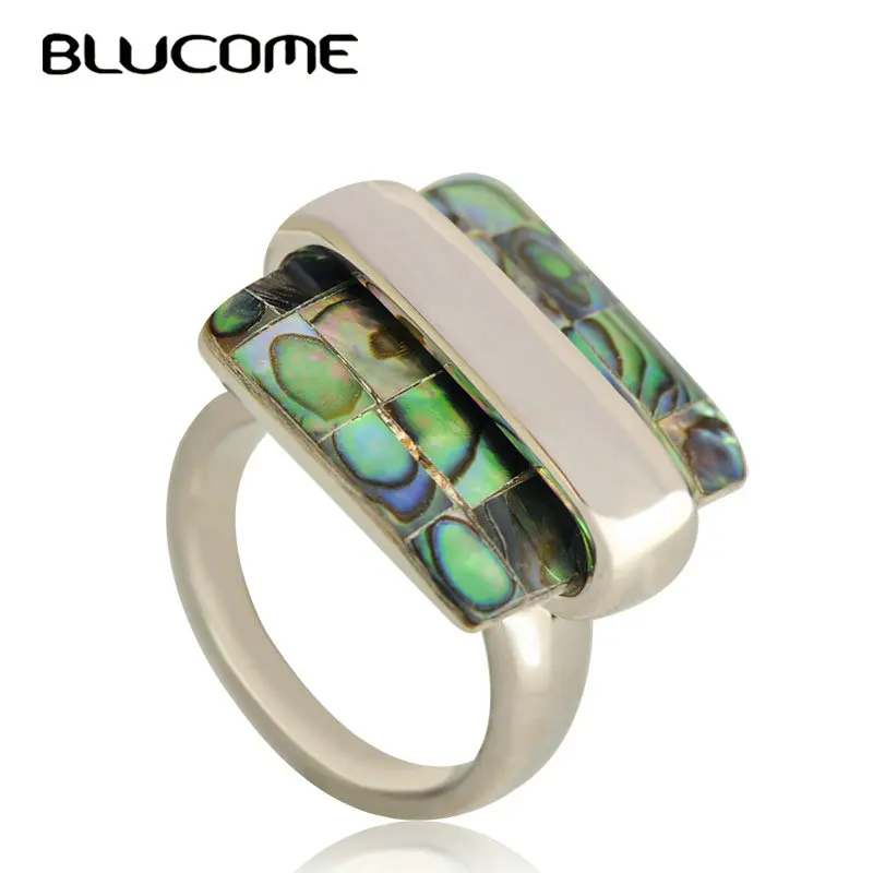 Женское кольцо из металлического сплава Blucome золотистое с квадратной вставкой