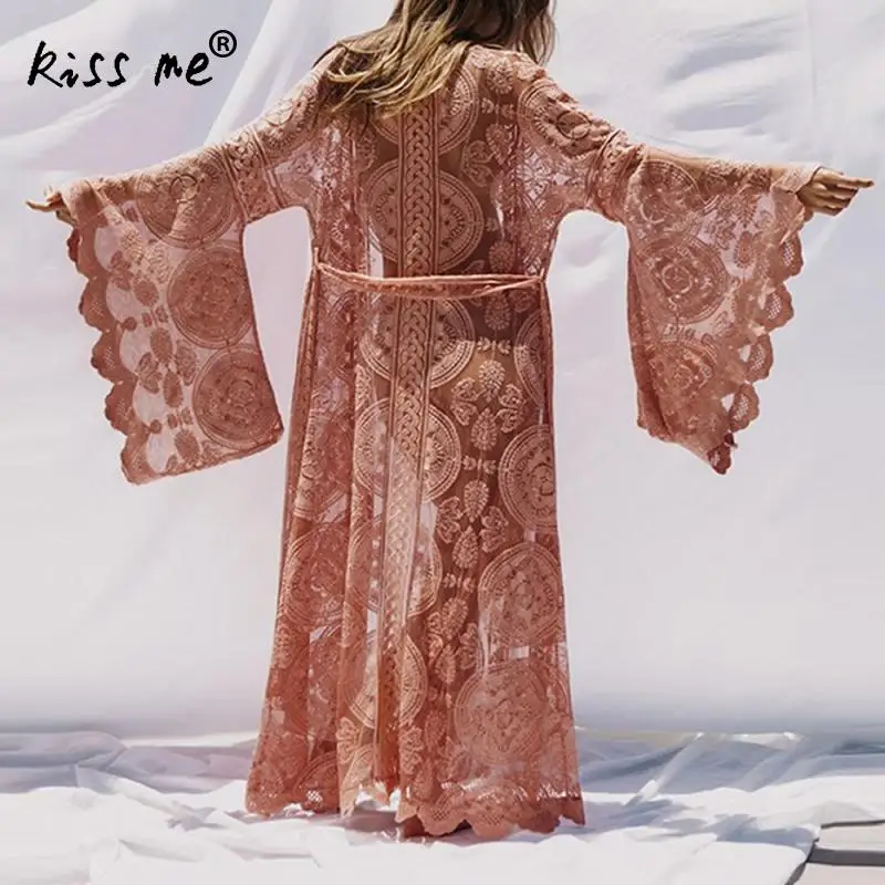 Женский кружевной длинный кардиган с расклешенными рукавами и поясом розовая