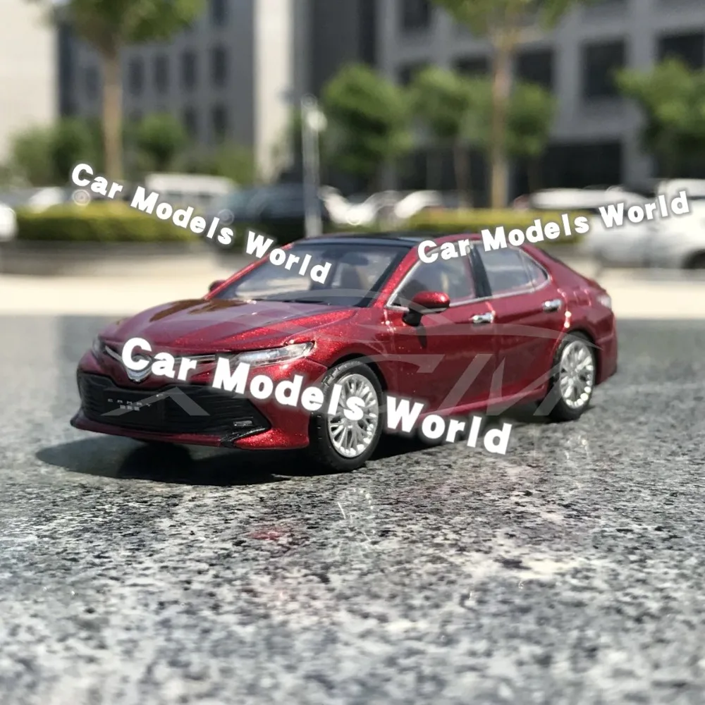 Литая под давлением модель автомобиля для всех новых Camry 2018 1:43 (красный) +