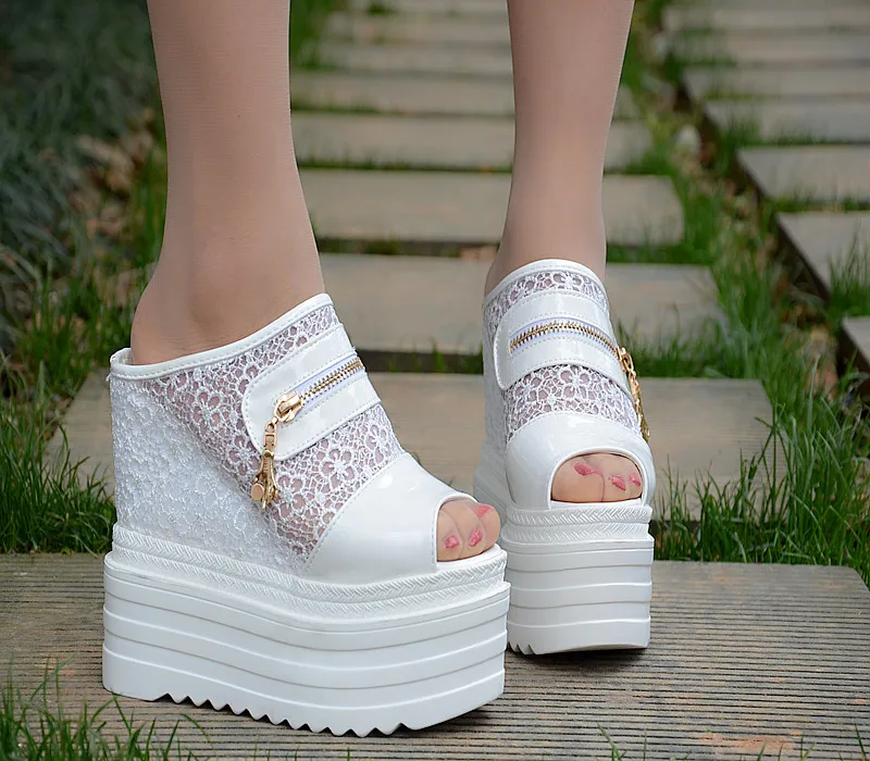 Шлепанцы женские на платформе 13 см повседневные сандалии танкетке с перфорацией