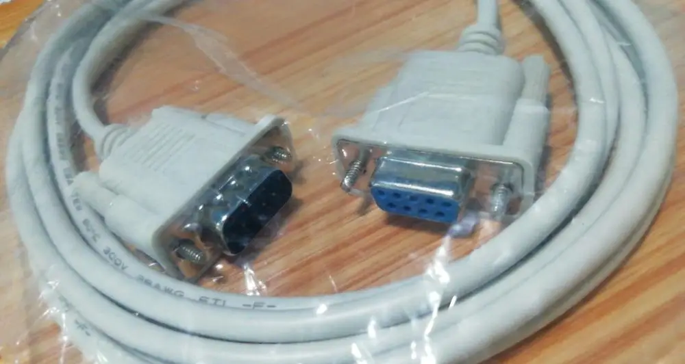 Рисунок 2 - Последовательный кабель RS232