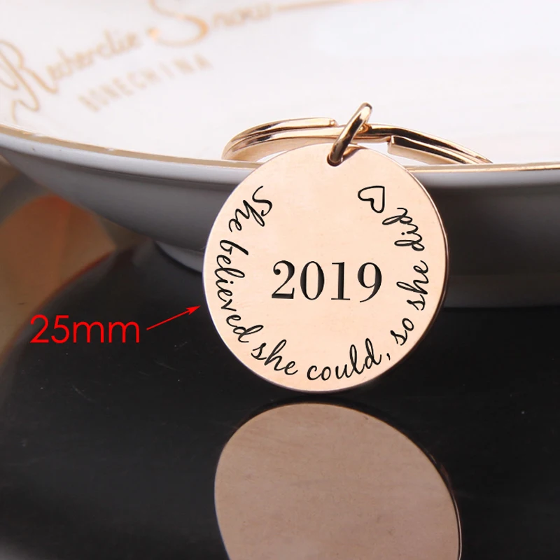 FLYANGEL 2019 Inspire брелок с гравировкой She Believe Could So Do Women ювелирный держатель ключей