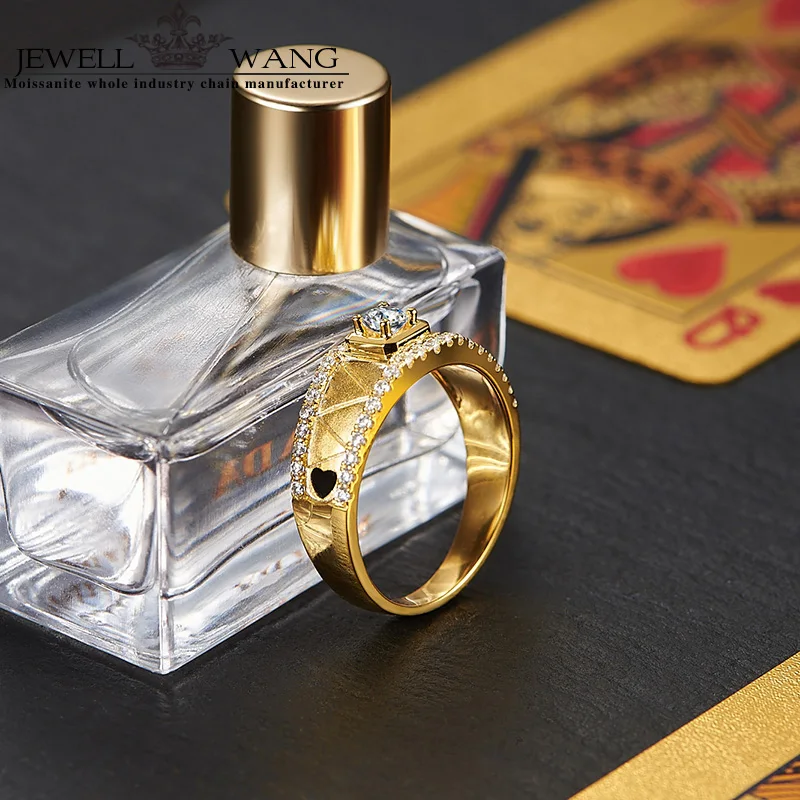Ювелирные кольца 18 К из желтого золота для мужчин Moissanite 0.3ct покерный дизайн бриллиантовый боковый камень Сертифицированный vvs1 классический