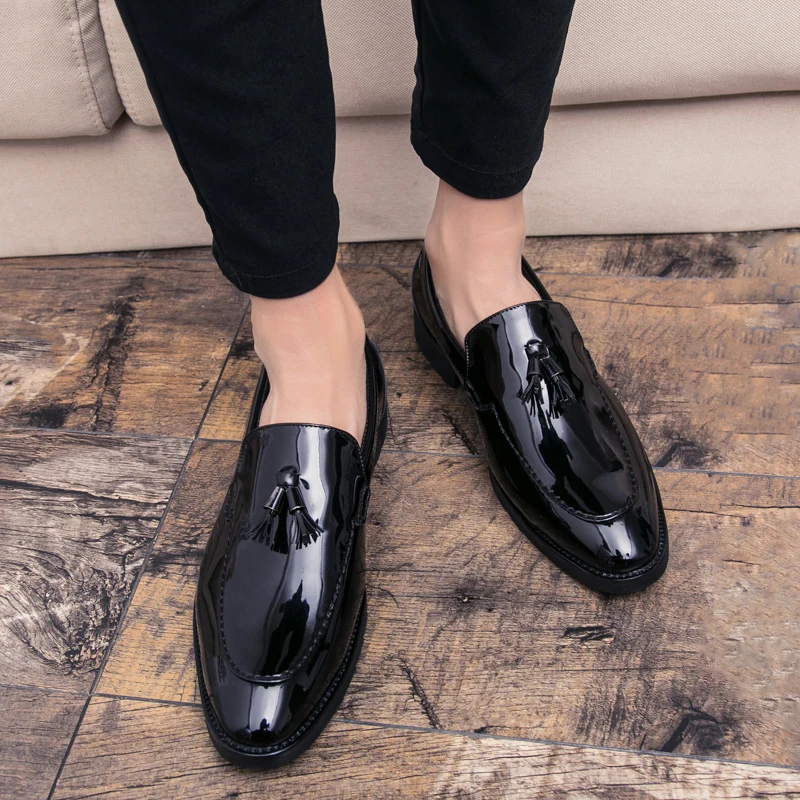 RAZAMZA/модные мужские кожаные модельные туфли на плоской подошве из лакированной