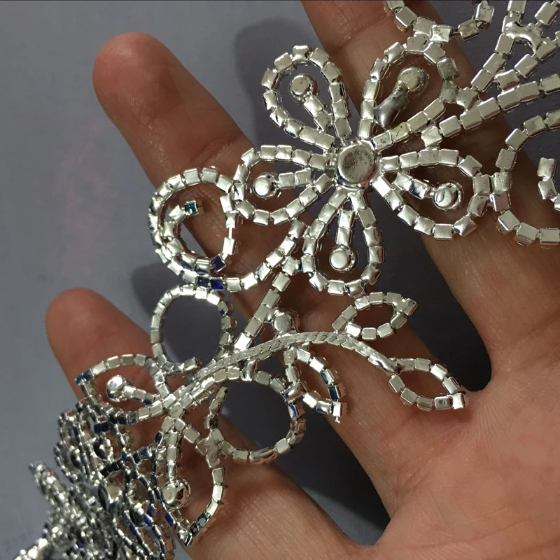 Стразы Цветочная аппликация 1 шт. Серебряная основа пришивная 20x6 см используется