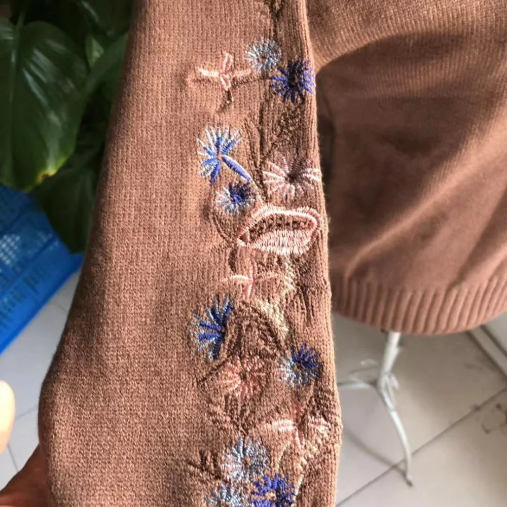 Новинка Осень-зима 2019 плотный теплый свитер с вышивкой водолазка Женский вязаный