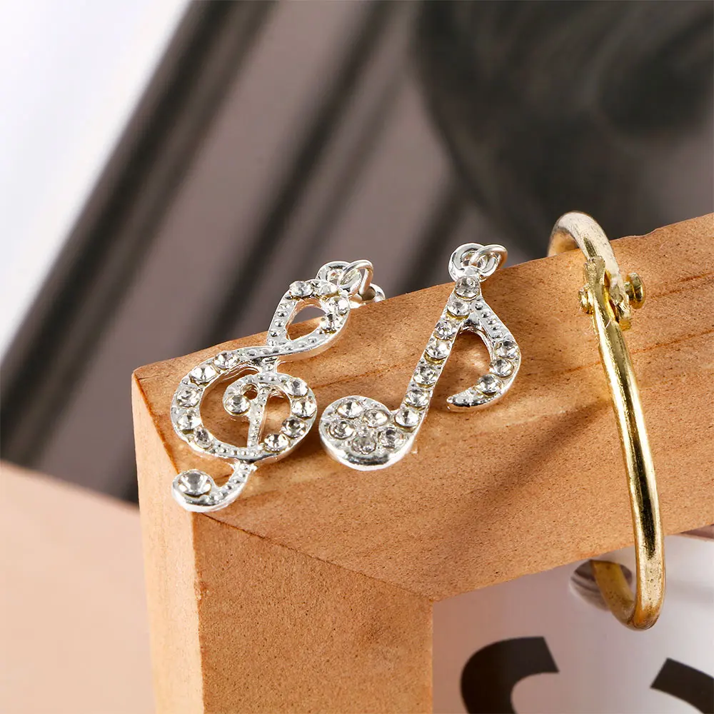 Асимметричные индивидуальные музыкальные ноты серьги Крючки серебряного цвета