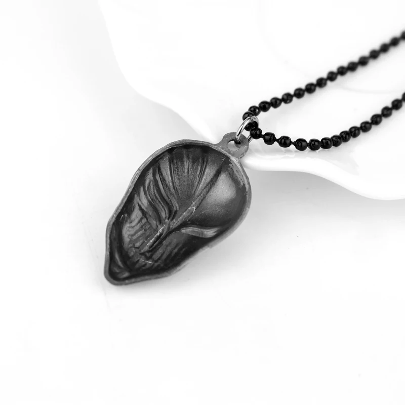 Оптовая продажа горячая аниме безделушка светящиеся раньше ювелирные изделия