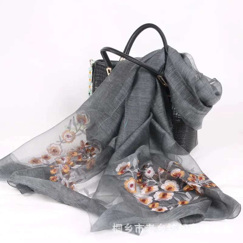 2019 spring and summer women's new silk wool scarf embroidered gradient sunscreen shawl scarves | Аксессуары для одежды