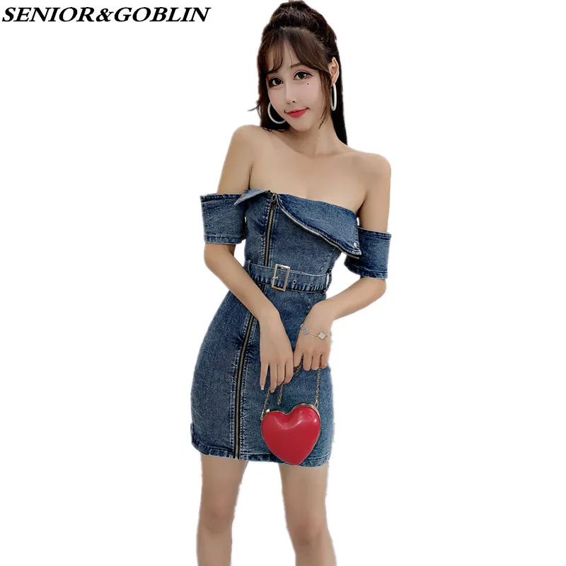 Женское короткое джинсовое платье с открытыми плечами модельное вечернее