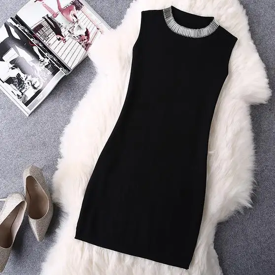 Весеннее новое платье с тяжелыми бусинами облегающее без рукавов воротником