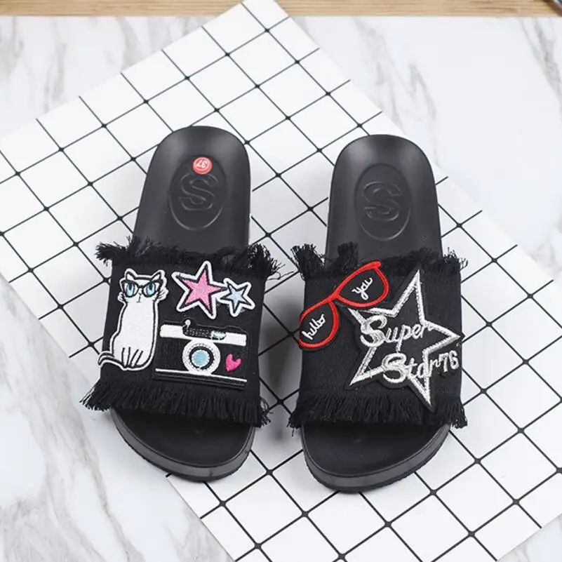 Джинсовые сандалии с рисунком кота женские дизайнерские Вьетнамки украшением в