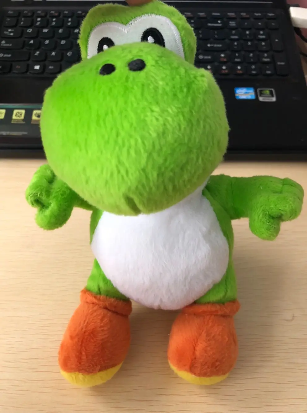 В руке Супер Марио Bros. чучело плюшевые куклы " YOSHI зеленая подставка коллекционный мягкий плюшевый