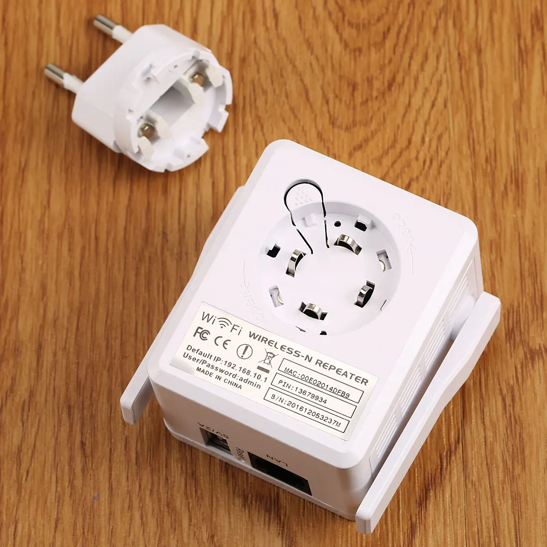 

New Arrival Wireless WIFI Repeater300Mbps Wifi Extender 2.4G Wi Fi Amplifier Wi-Fi Reapeter 802.11n Access Point Signal Booster