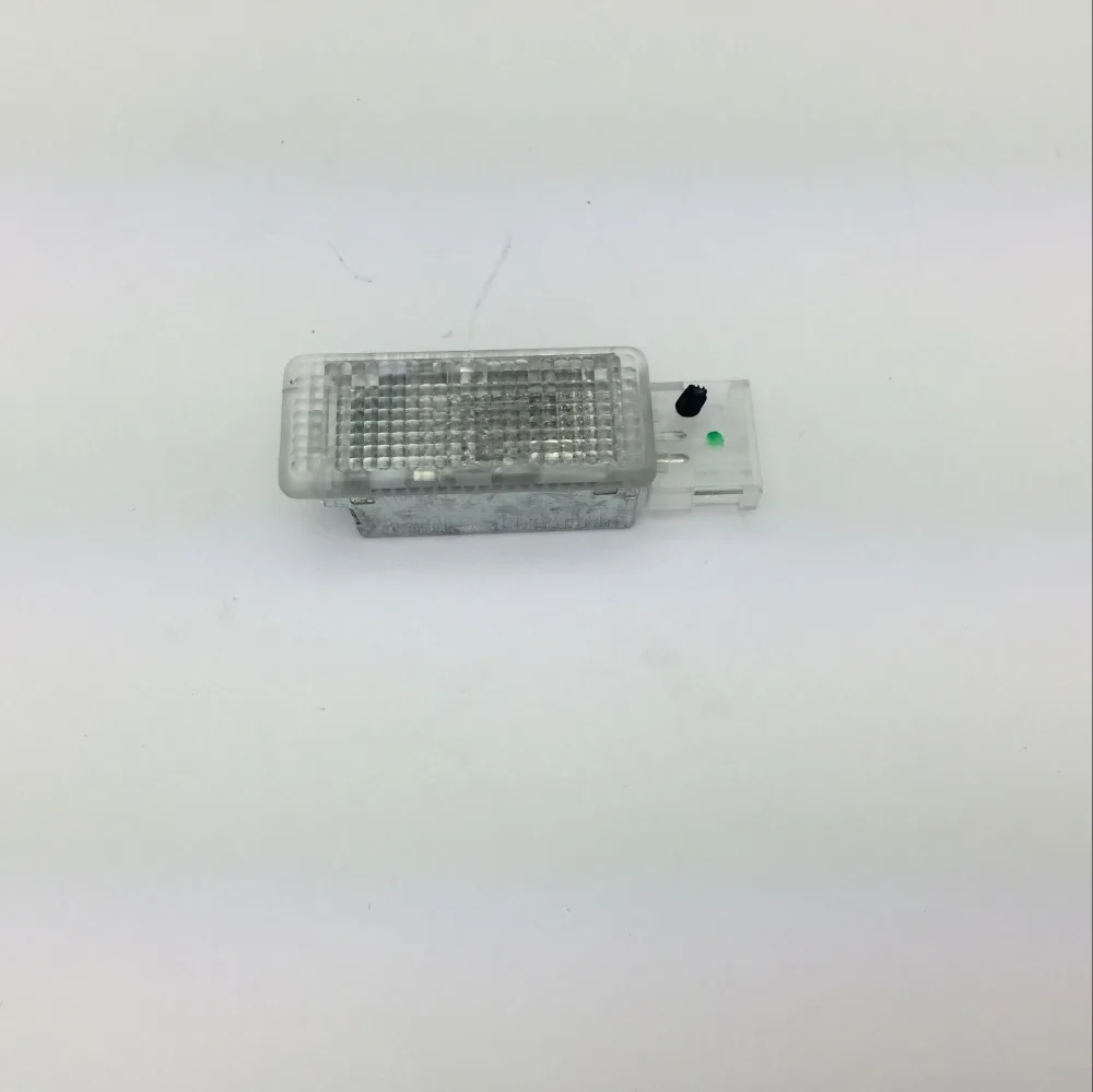 Для VW Polo Passat B7 Skoda Fabia Superb дверной светильник ножной 3TD 947 415 6Q0 415|footlight| |