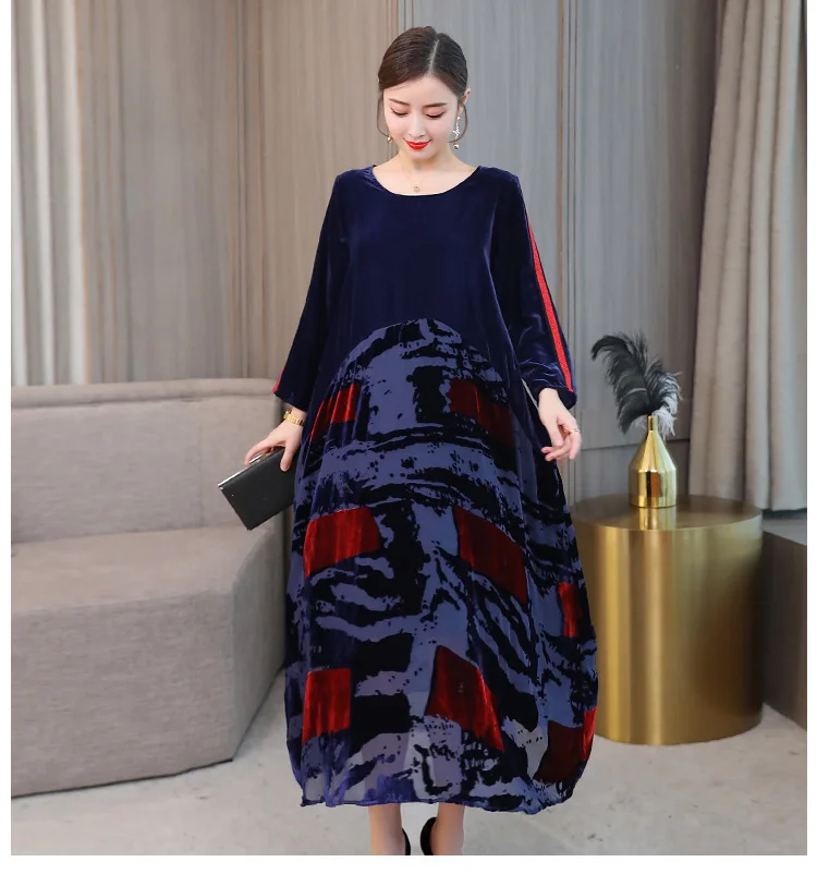 Женское бархатное платье составного кроя черное свободное с принтом весна-осень