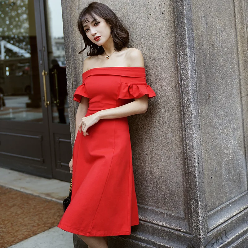 Женское облегающее Бандажное платье летнее красное черное с воротником-лодочкой