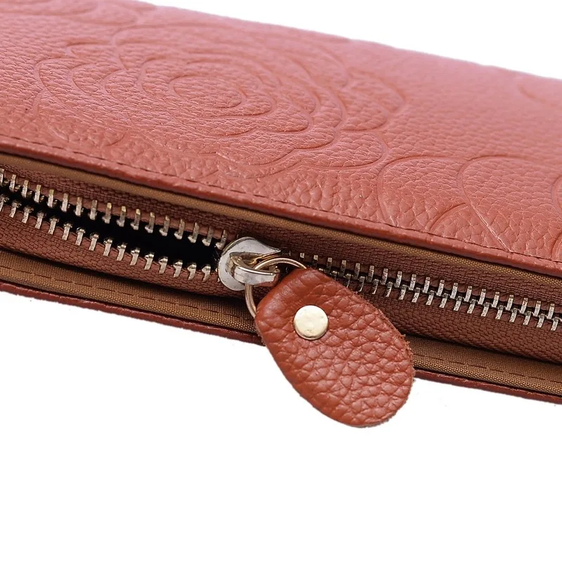 Дизайнерский кошелек от известного бренда Женский из натуральной кожи с