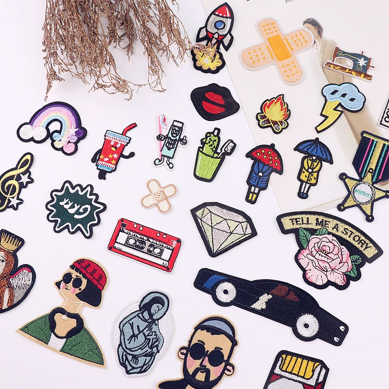 Новый модный тканевый пуховик с вышивкой нашивками и дырками штаны наклейками |