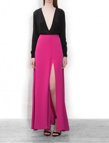 Женская длинная юбка макси с разрезом летняя эластичная розового и синего цвета