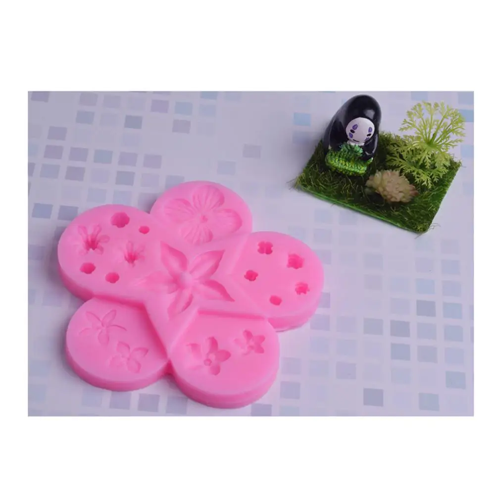 

DIY Flower Pendant DIY Keychain Earrings Mold Resin Casing Jewelry Making Tools 10.5 x 10.5 x1cm