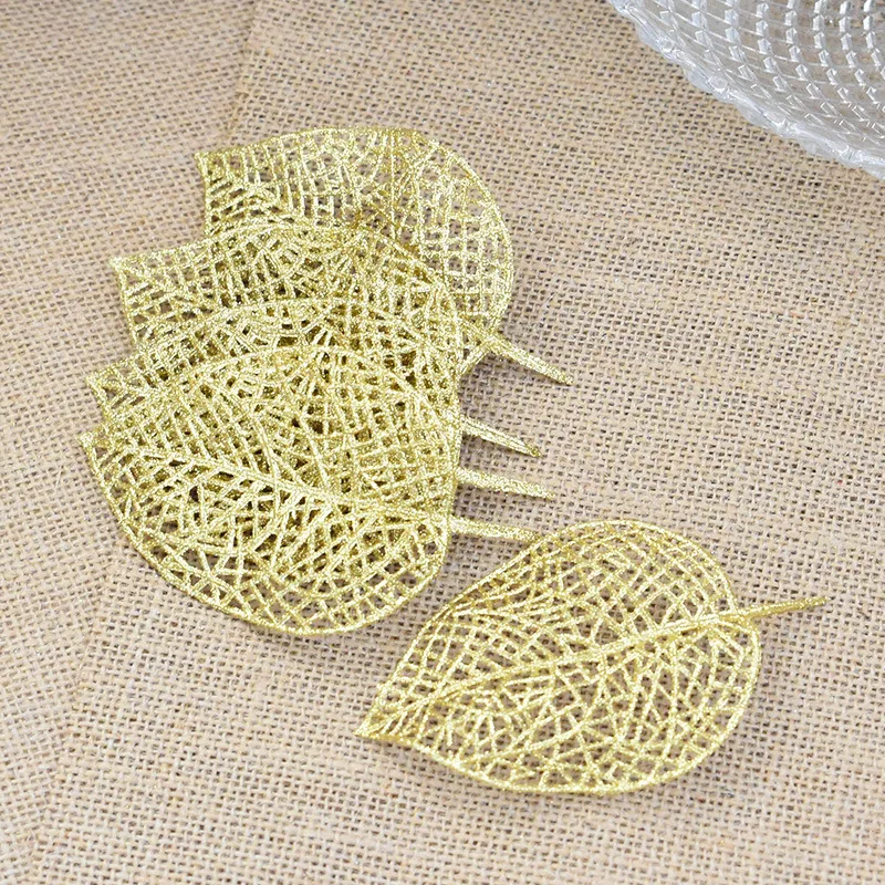 

HAOCHU 5Pcs/lot Hollow Out Powder Christmas Leaves Gold Red Artificial Flower for Christmas Tree Party Favor Home Garden Decor