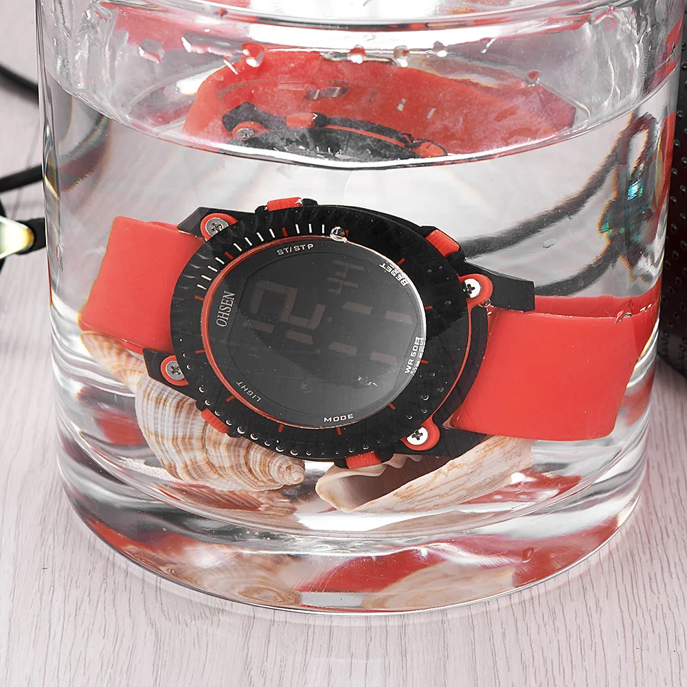 Мужские водонепроницаемые спортивные электронные часы с резиновым ремешком 50