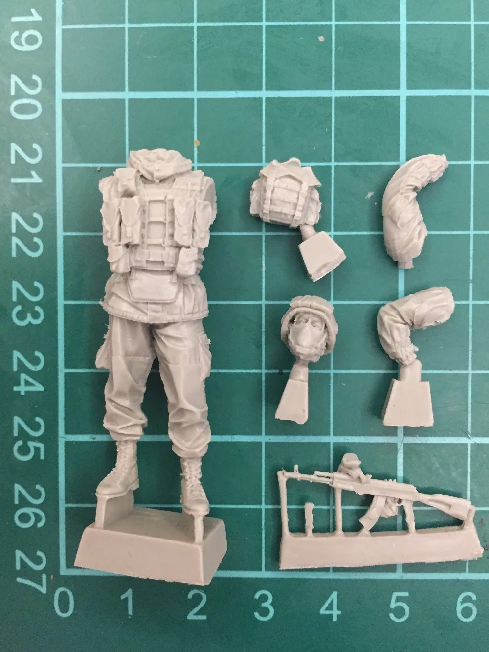 1/35 масштаб неокрашенные смолы фигура современные российские солдаты Крымская