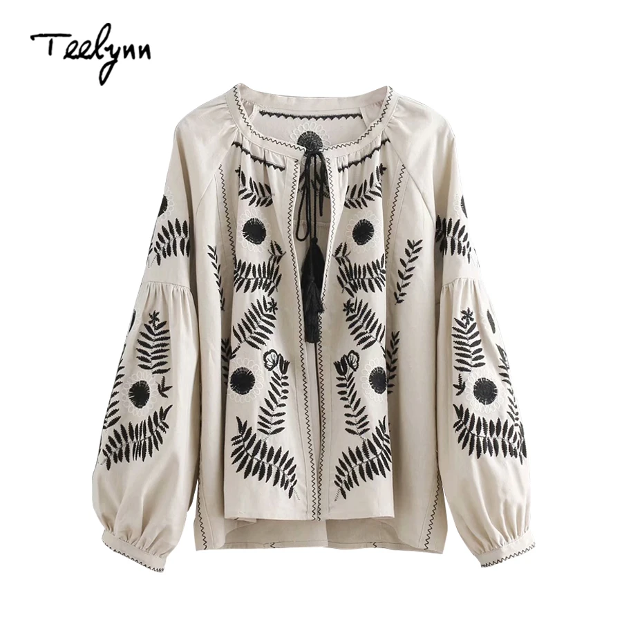 Женская хлопковая блузка цвета хаки с цветочной вышивкой круглым вырезом и