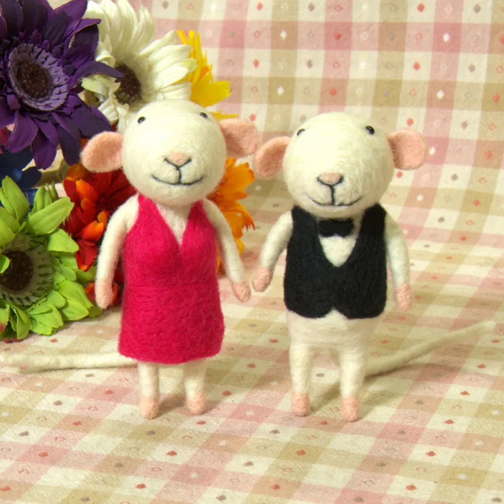 

Feltsky 2 Pack Mouse Couple Needle Felting Kits for Beginners (4" Height)