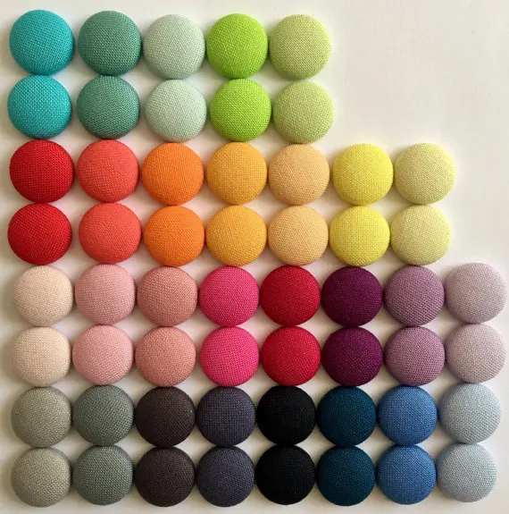 Обтяжка пуговиц. Тканевые пуговицы. Серьги гвоздики из пуговиц. Button fabric. Ткань с пуговицами.