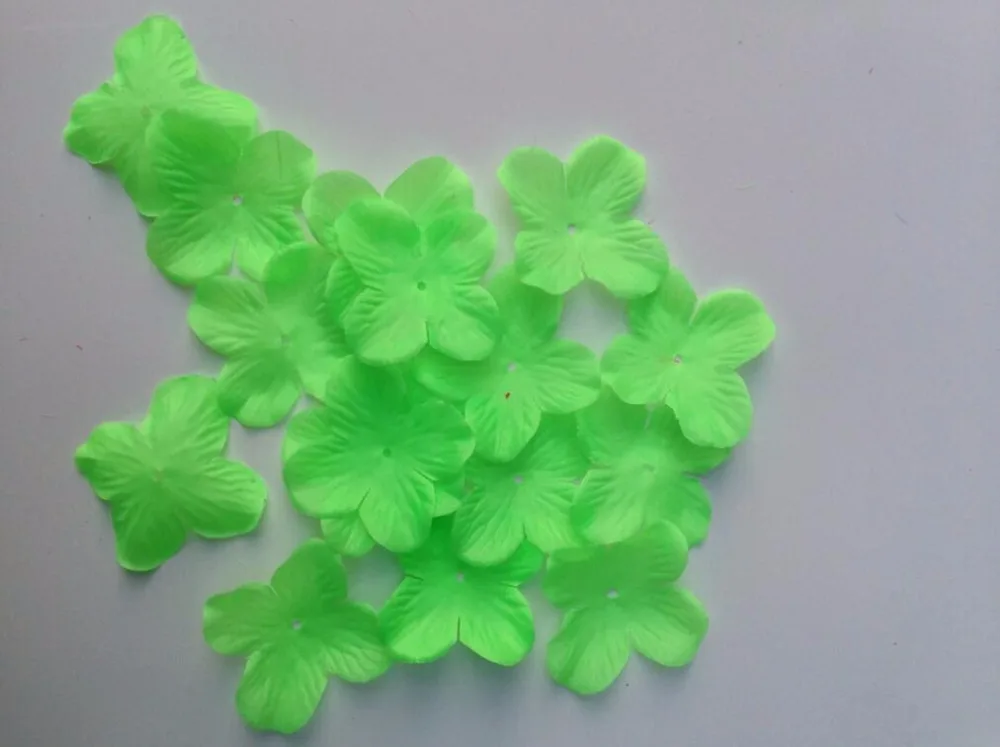 

2,000pcs 4.5cm Green Hydrangea Flower Leaves Petals For Wedding Party Holiday Table Venue Decoration