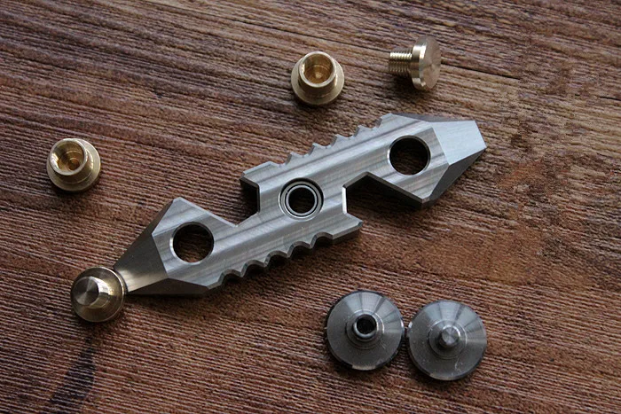 Titanium Alloy EDC Fingertip Gyro Corkscrew Crowbar Tools Tritium Tube Version Multi | Спорт и развлечения