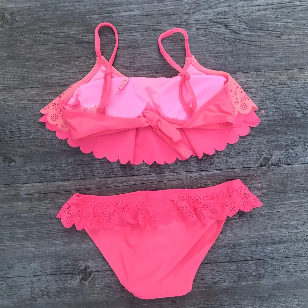 Комплект бикини для девочек Одноцветный Купальник Бразильское с отверстиями