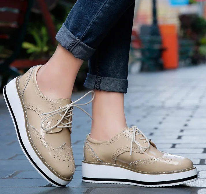 Новинка женская обувь на плоской платформе из натуральной кожи броги шнурках