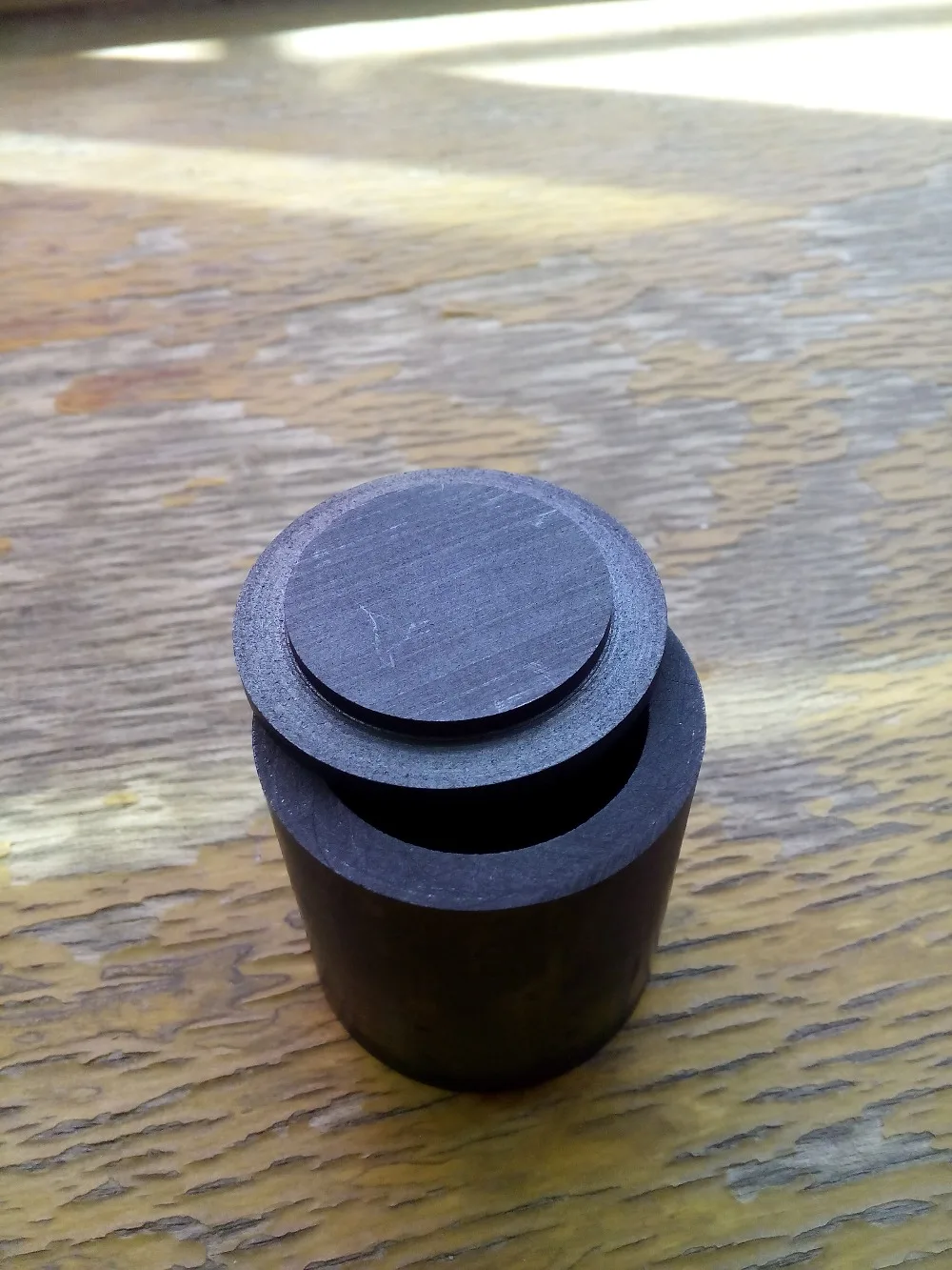 С крышкой Dia30x H30mm графит высокой чистоты тигель используется для драгоценных