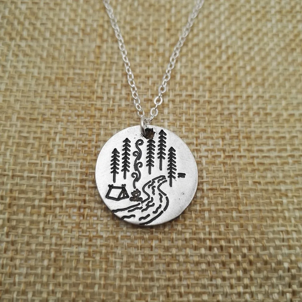 10 шт. Подвеска для кемпинга река проходит через него дерево и дом ожерелье