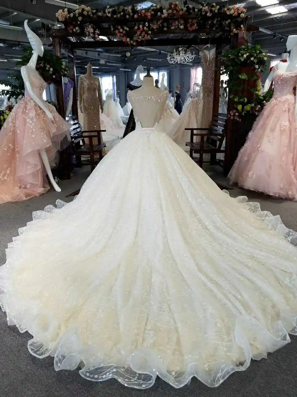 Настоящая работа свадебные платья с кристаллами бальное платье Champange цвет