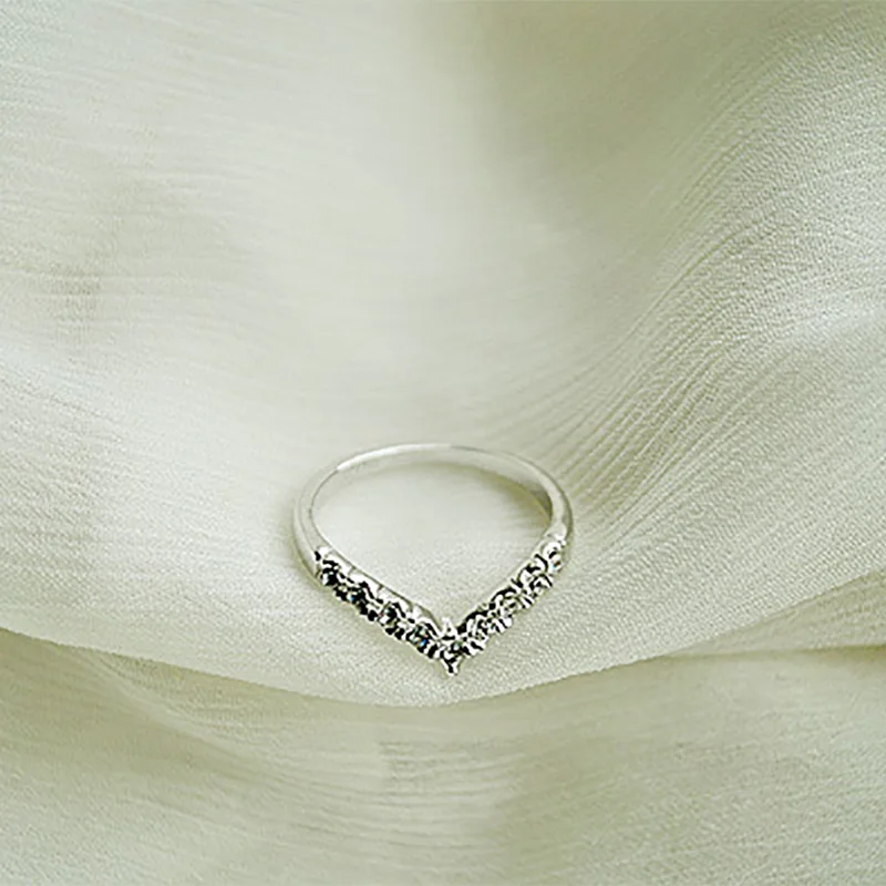 Золотистое серебряное кольцо в форме сердца стразы кубический цирконий