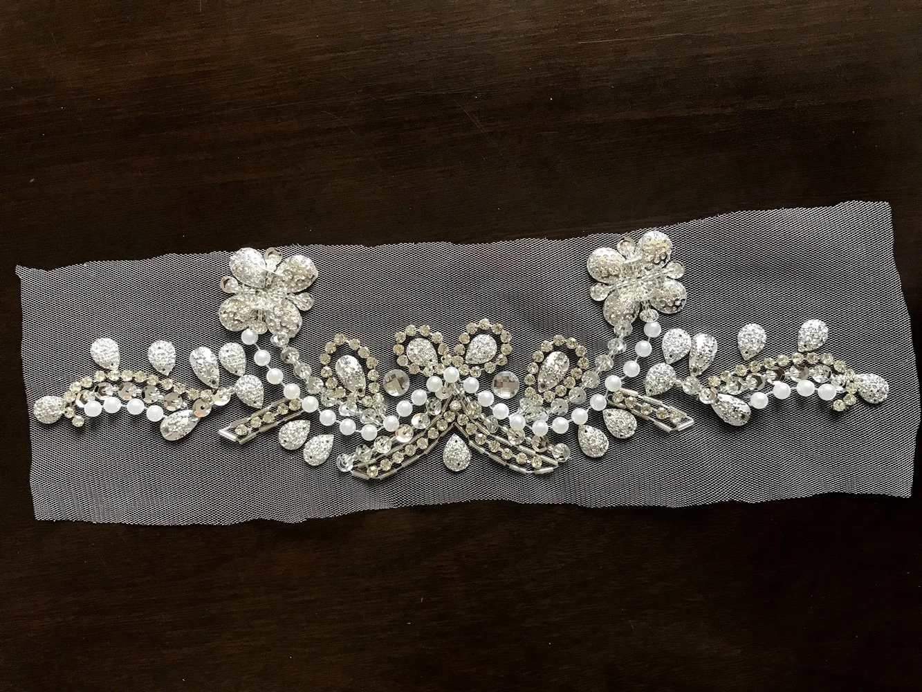 Блеск Серебряный V-образный вырез горловины с кристалльными аппликациями для дизайна одежды, пошива свадебного платья для невесты и вечеринки, декорация груди и талии, сделай сам.