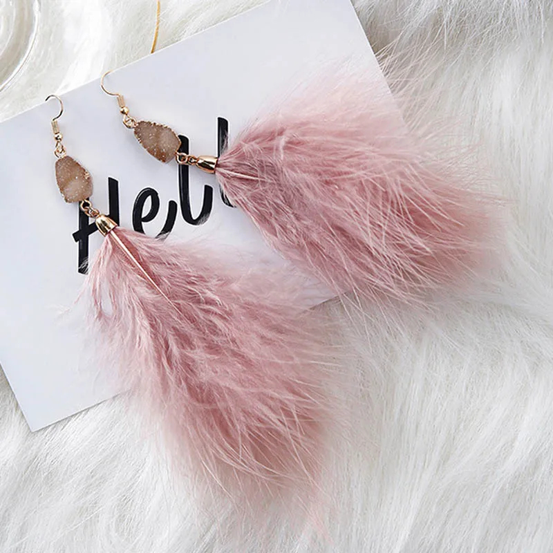 Женские длинные висячие серьги в стиле бохо праздничные вечерние с пушистыми