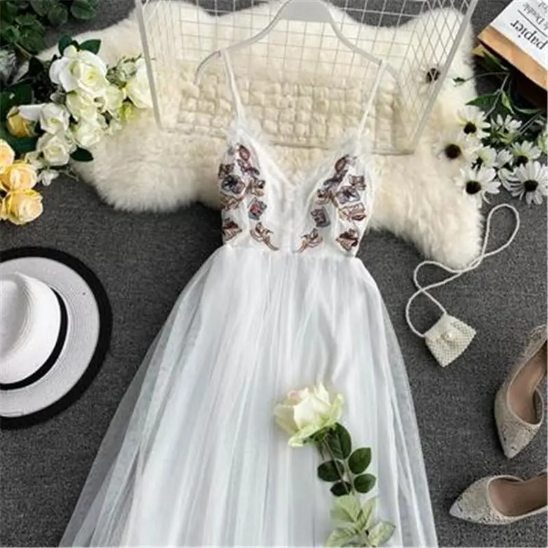 Платье с вышивкой V-образным вырезом без рукавов | Женская одежда