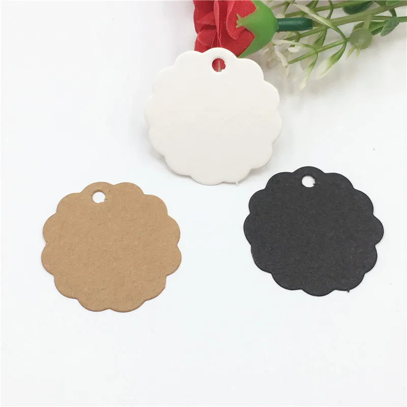 

100Pcs/Lot Flower Side Round Kraft Paper Tags for Jewelry Box Candy Cake Boxes Packaging Blank Cardboard Hang Tag 3.5x3.5cm